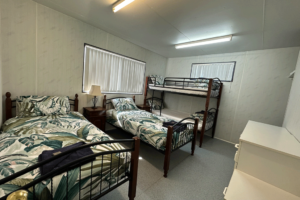 dongaraholidayhomes-leander-reef-holiday-park_unit35_bed2_new